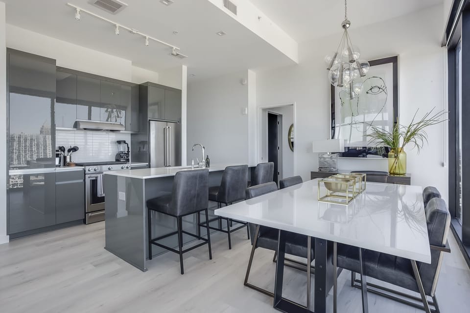 Dining Area/Kitchen