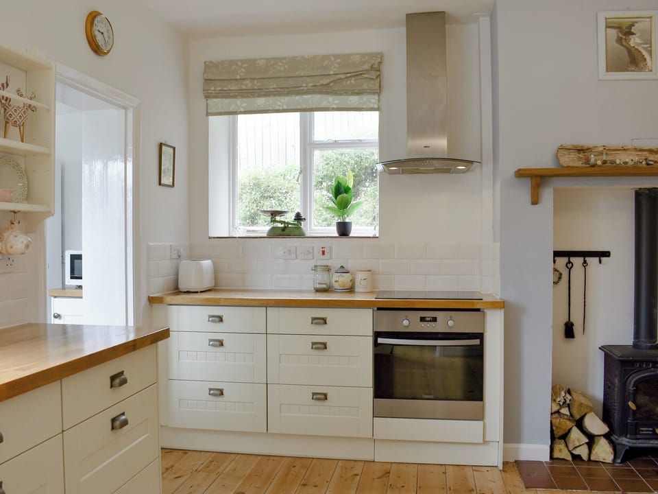 Well equipped kitchen/ dining room | Elm Cottage, St Lawrence