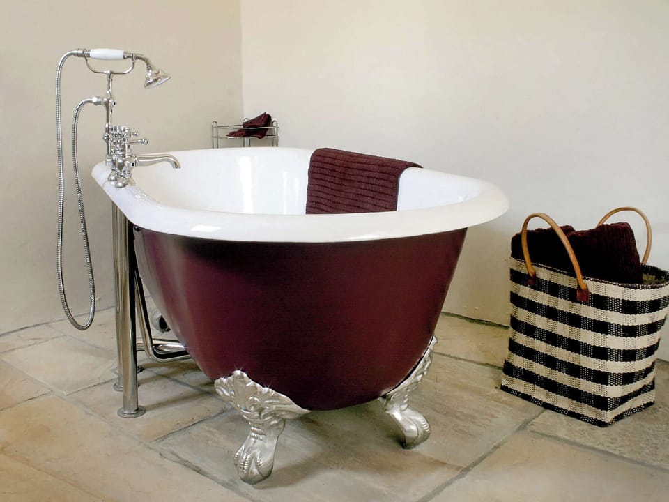Typical en-suite bathroom | Clearvewe, Llangwm, near Usk