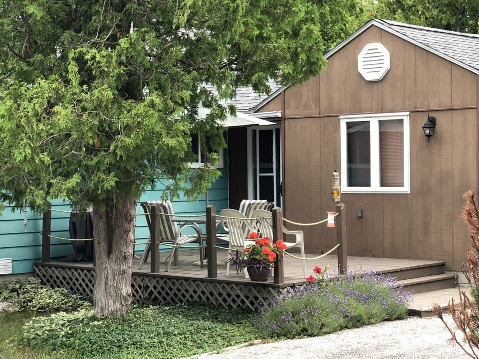 COTTAGE FRONT ENTRANCE AND PATIO