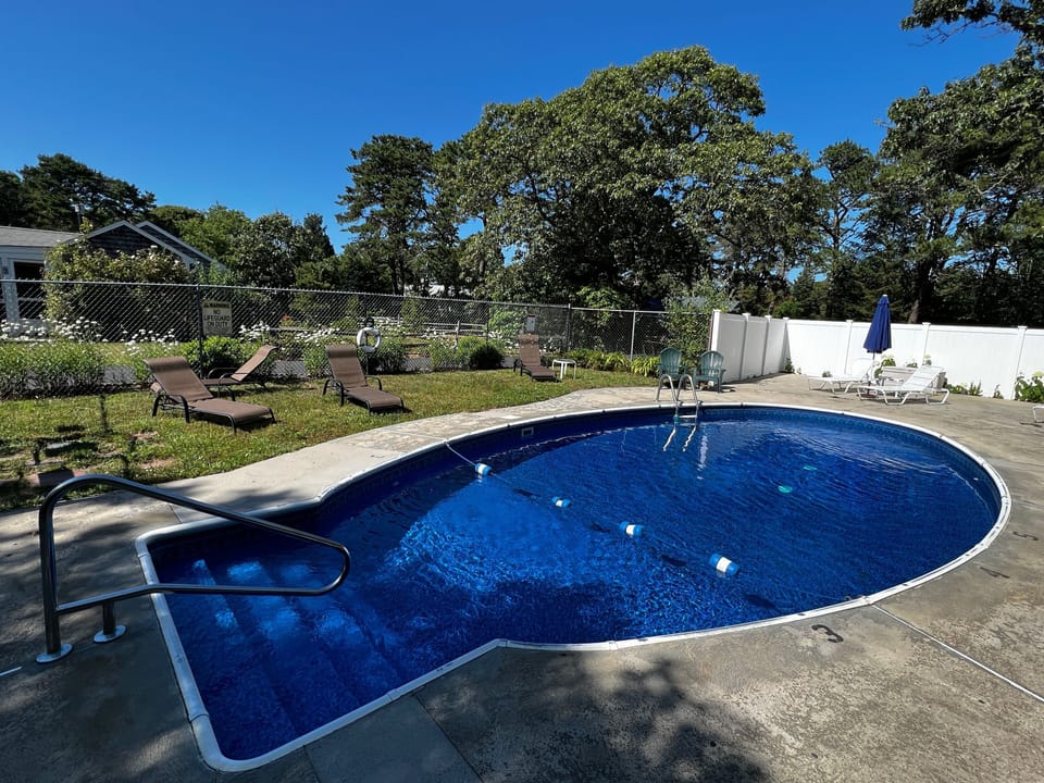 Pool in complex