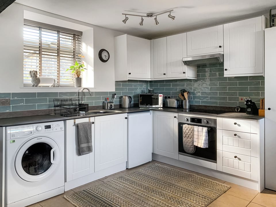 Tastefully modernised kitchen area | Birdsong Cottage, Near Woolsery