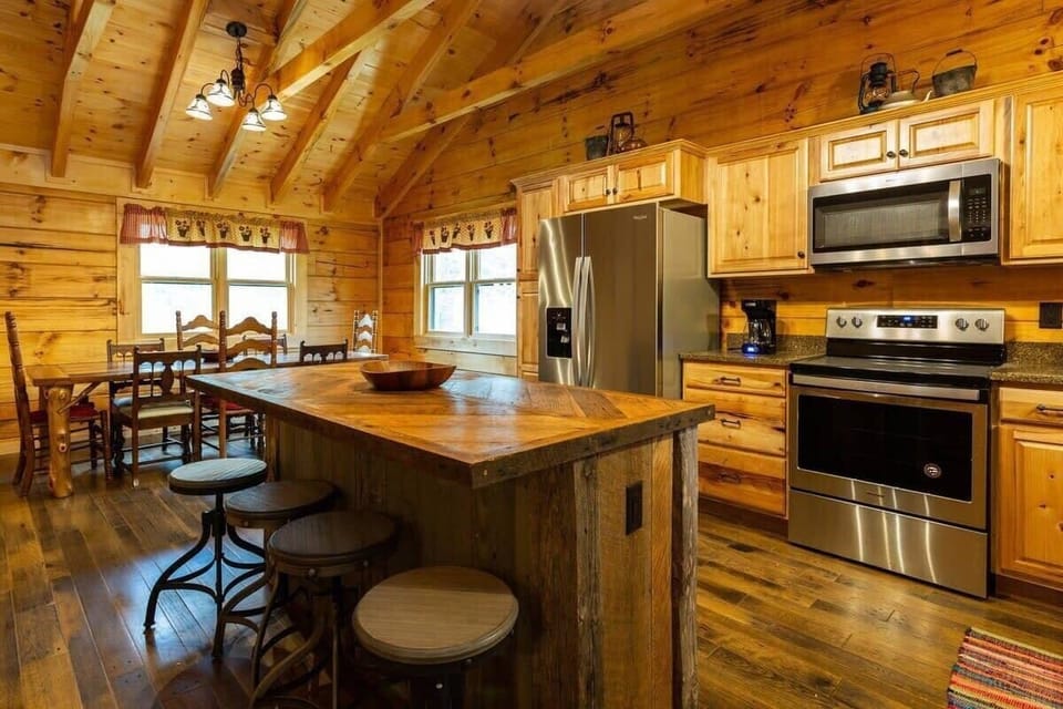 Side view kitchen!