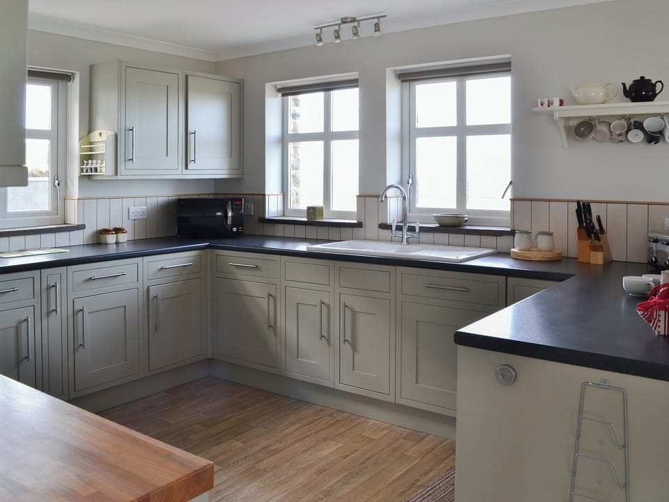 Well appointed kitchen | Egypt, South Ronaldsay, near St Margaret&rsquo;s Hope