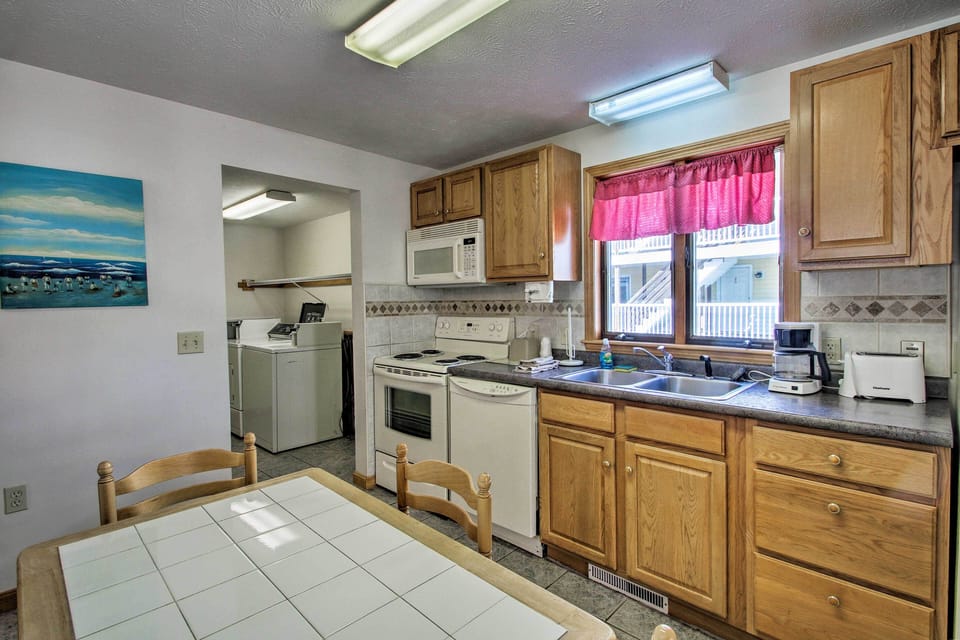 This property features plenty of amenities to make you feel comfortable!