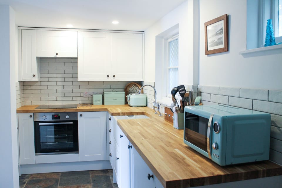 Brand new fully equipped kitchen