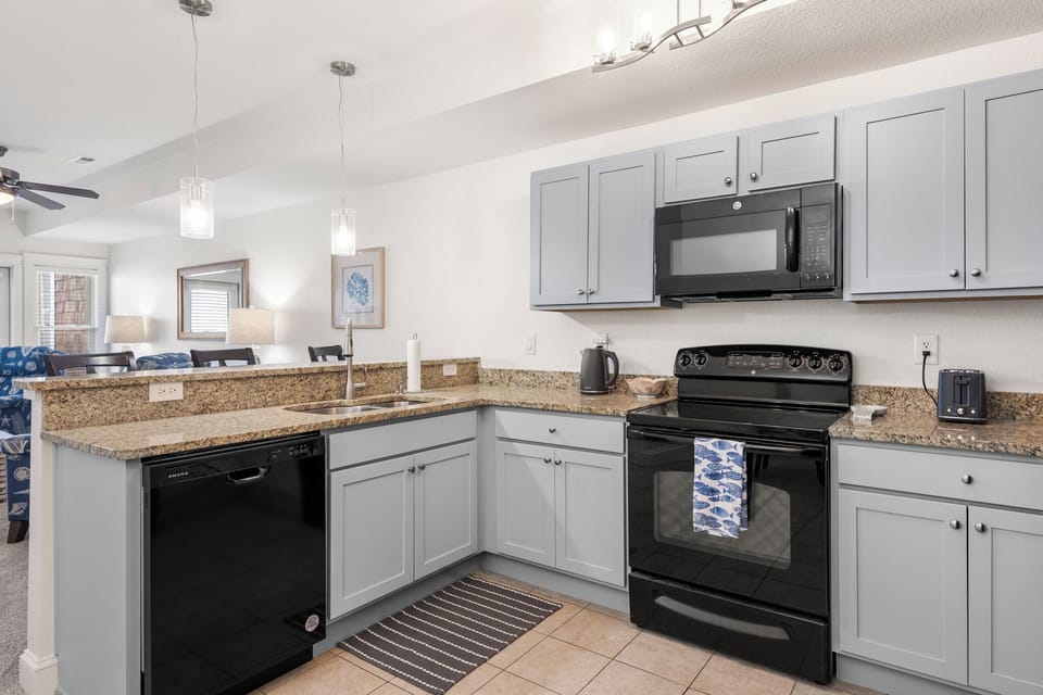 SL102: Sunset Sound | Kitchen