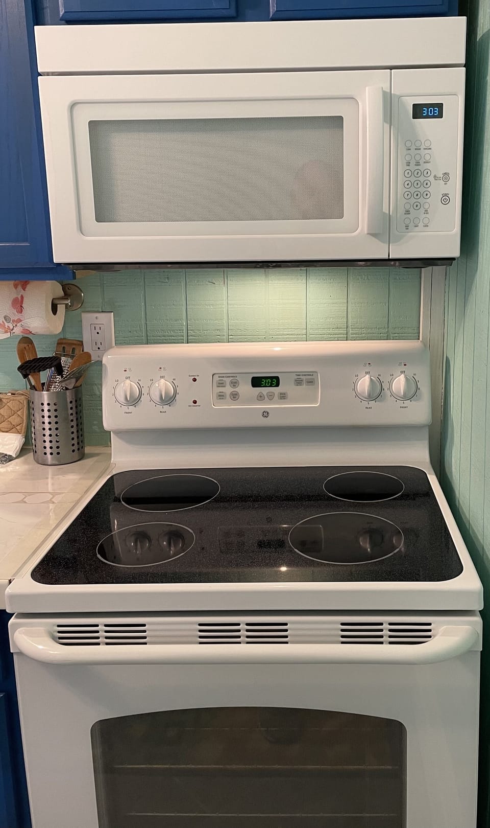 Electric range and microwave 