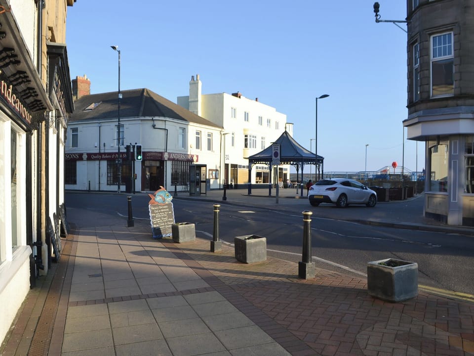 Situated just yards from the propmenade and beach | Smuggler&rsquo;s Retreat, Newbiggin-by-the-Sea