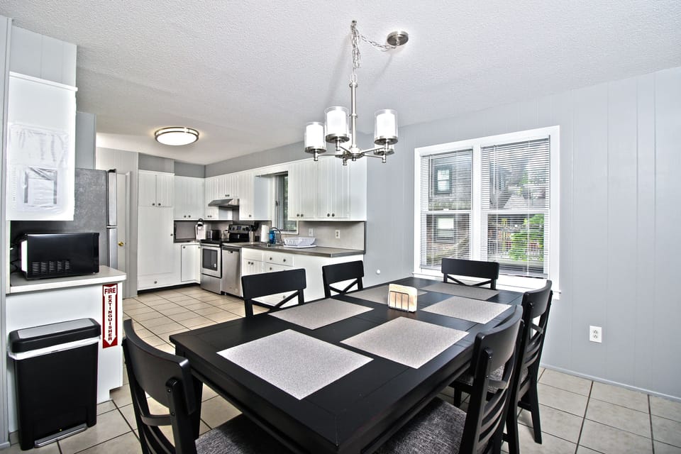 open kitchen that seats 6, flows into living room area