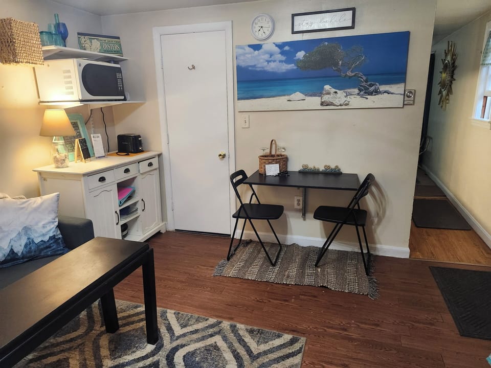 cute place tonest or work