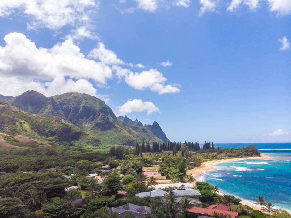 Wainiha - Neighboring shoreline
