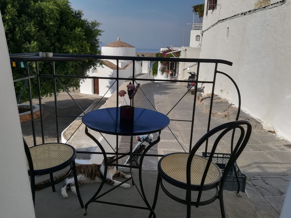 Table and chairs can be put outside to enjoy a drink or a meal