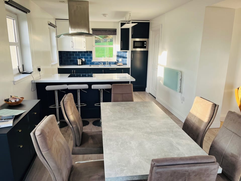 Dining room/ Kitchen 