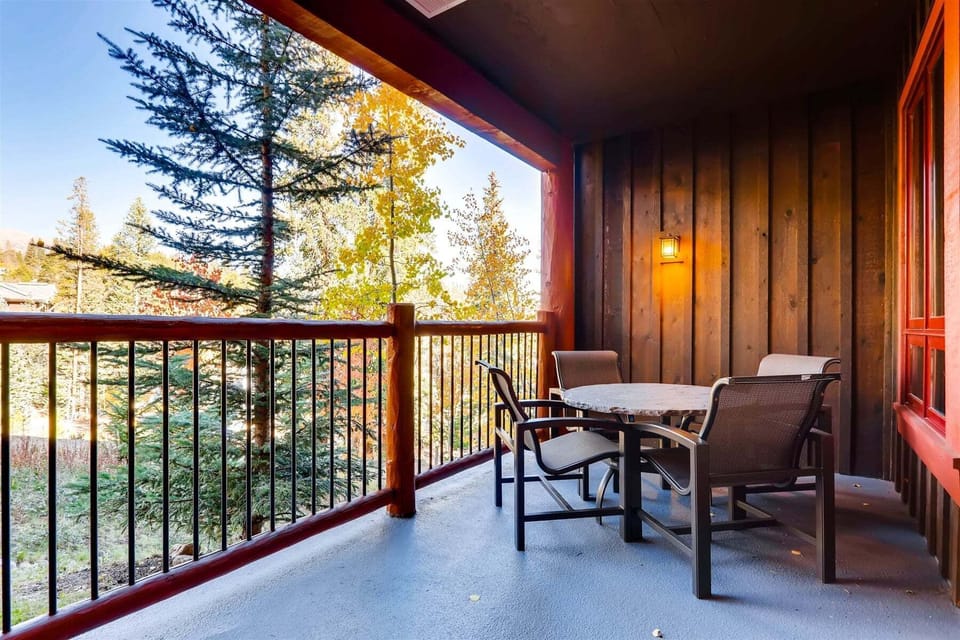 Breckenridge BlueSky 2 Bedroom Residence Deck