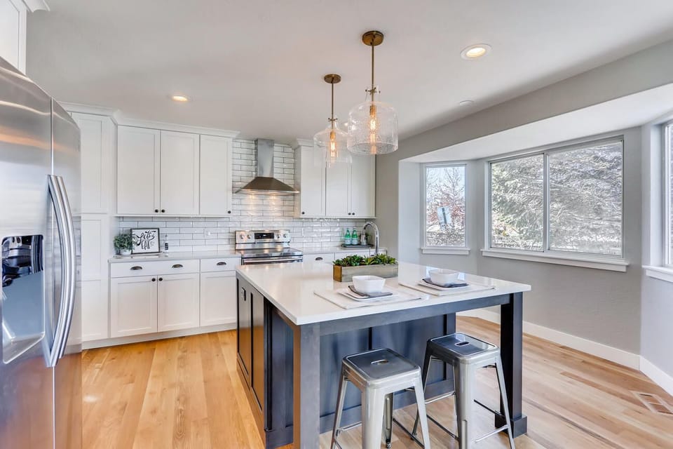 Designer Kitchen. New Samsung stainless steel appliances.