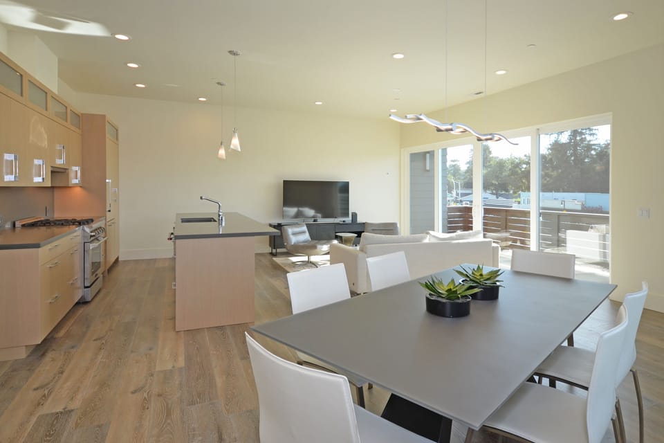 Main room: Kitchen, living, dining room