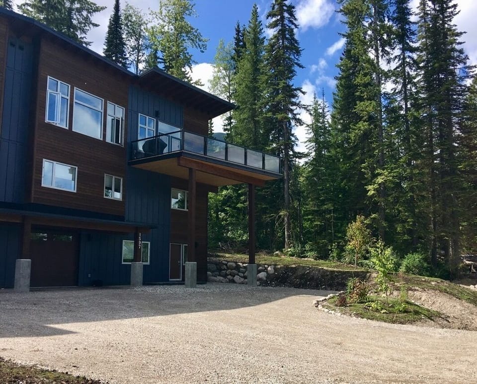Within driving distance of Canada's beautiful National Parks