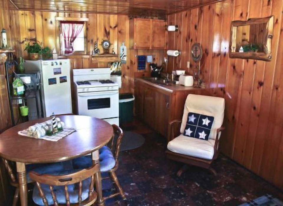 Room, Indoors, Furniture, Chair, Kitchen