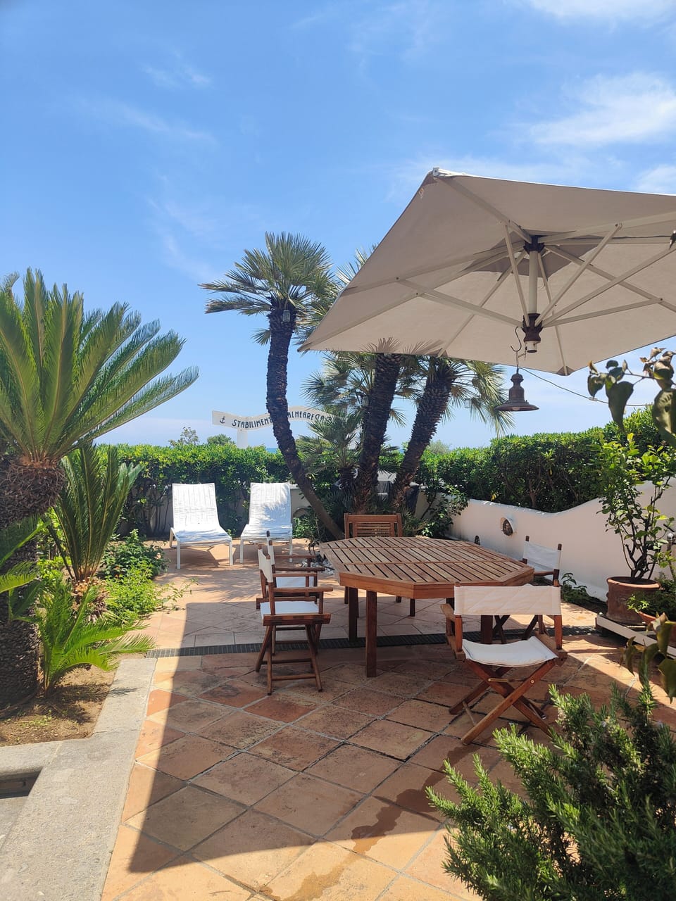 Outdoor dining