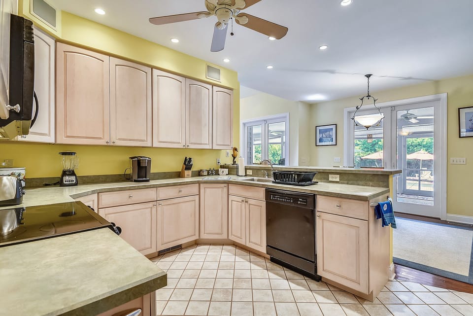Main Level,Kitchen,