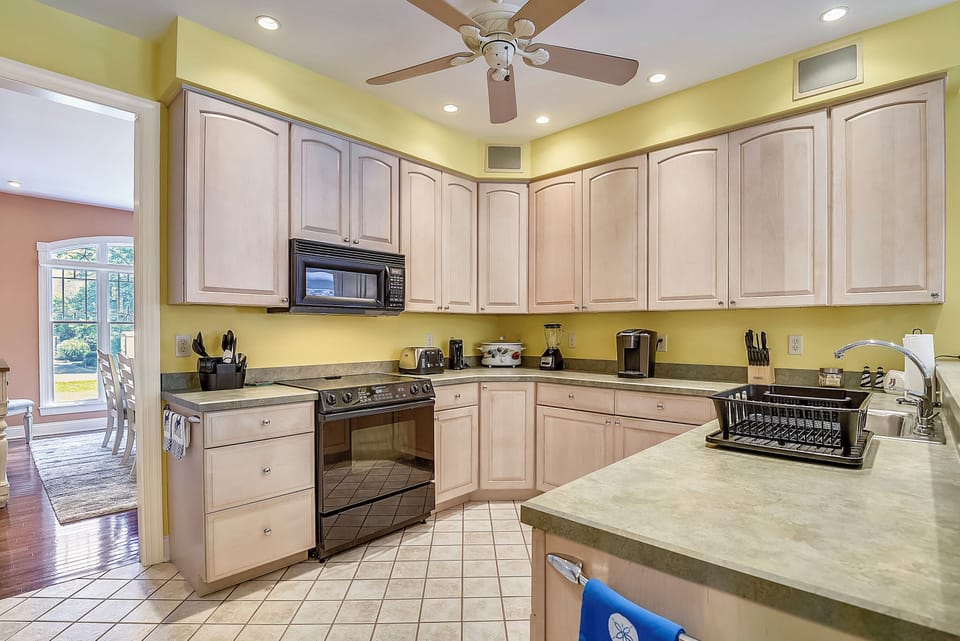 Main Level,Kitchen,