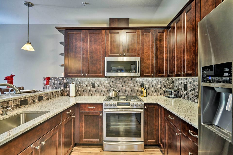 Kitchen | Cooking Basics | Dishware/Flatware | 1st Floor