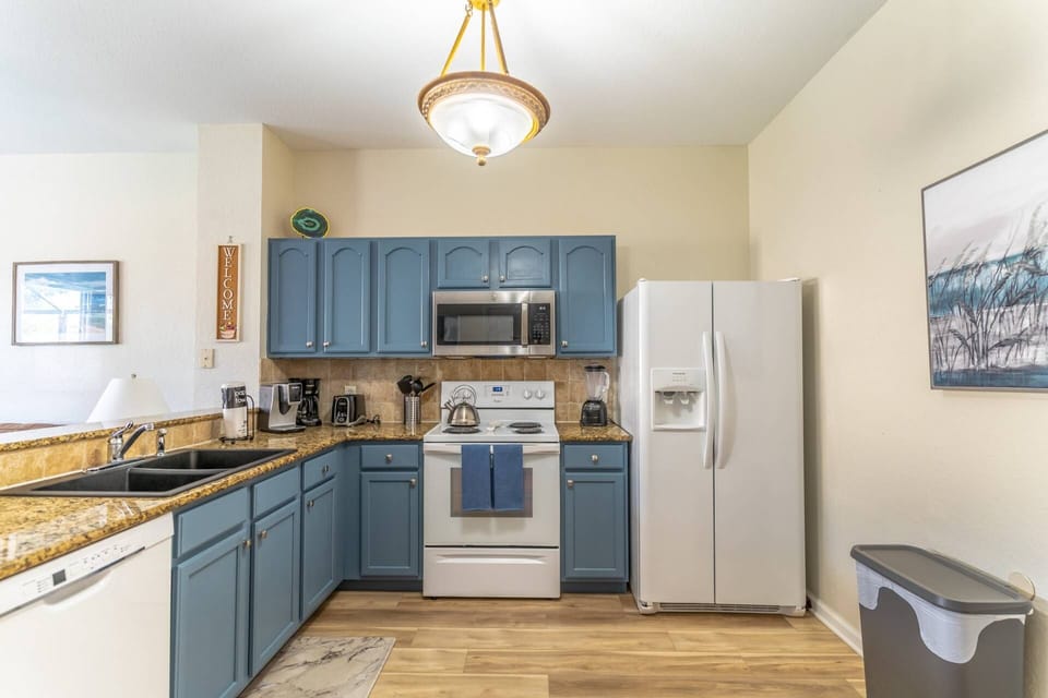 Plenty of Cabinet Space and Room to Move Around During Meal Prep