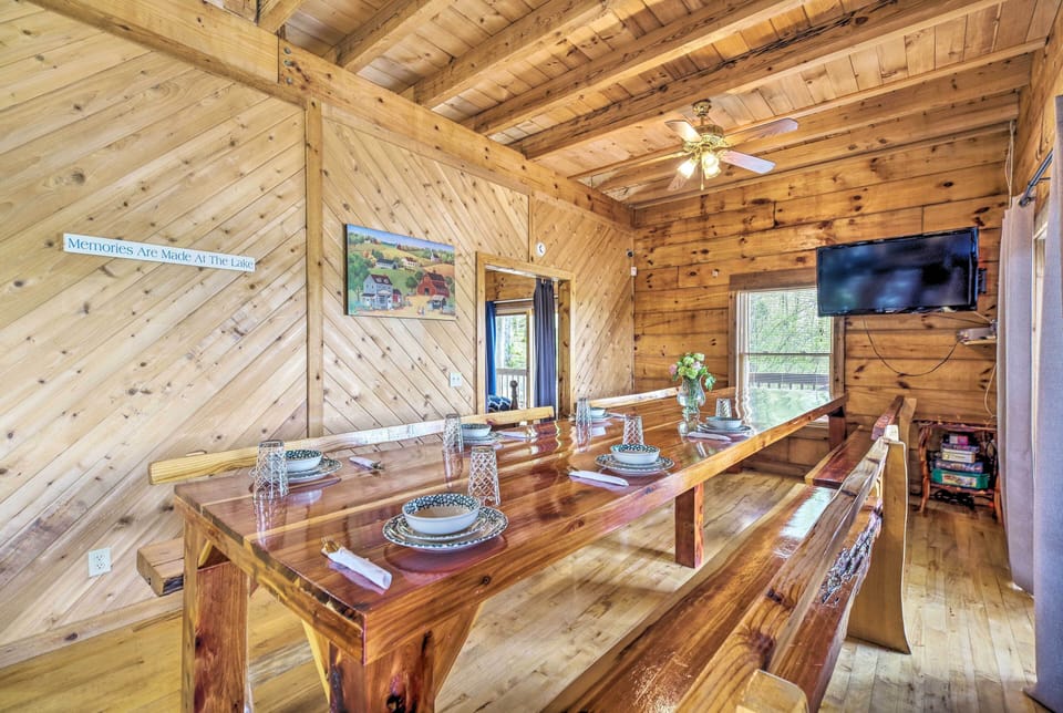 Dining Table | Dishware & Flatware Provided