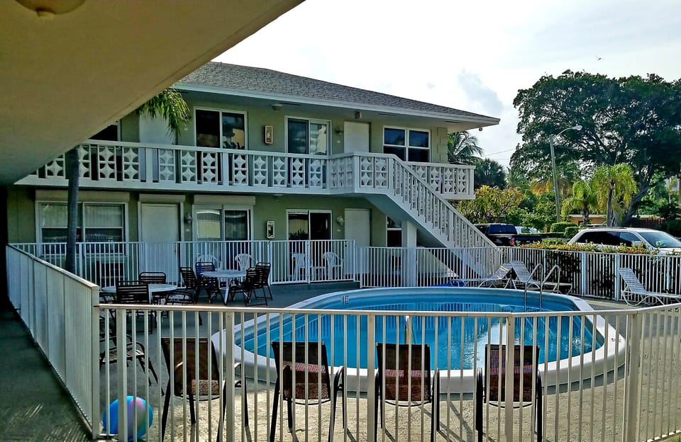Florida, vacation, rental, owner, pompano, beach, view, ocean, pool, balcony