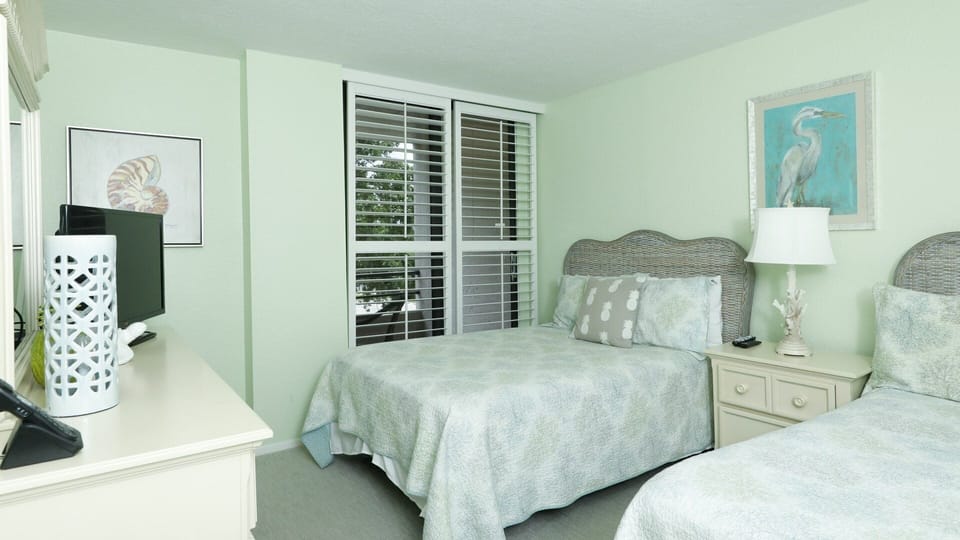Guest bedroom