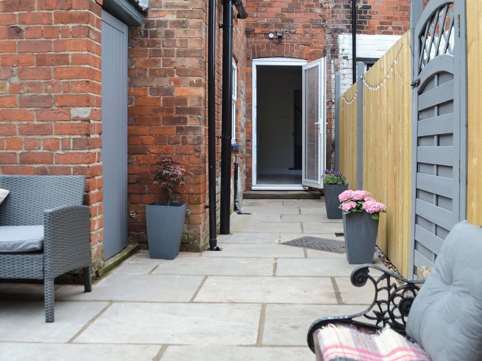 Outdoor area | Dragonfly Cottage, Beverley 