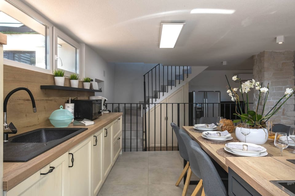 Kitchen / Küche