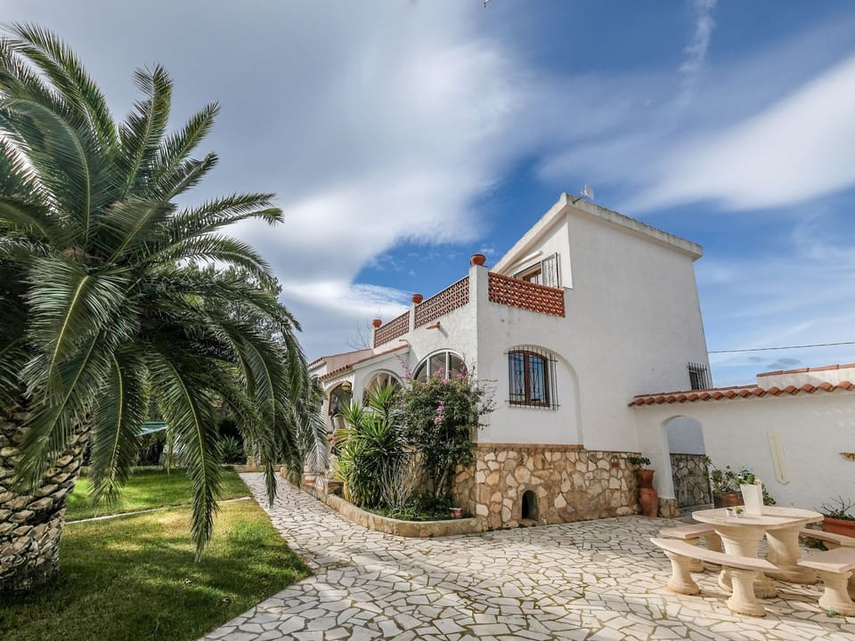 Property, Sky, House, Tree, Building, Palm Tree, Town, Real Estate, Architecture, Home