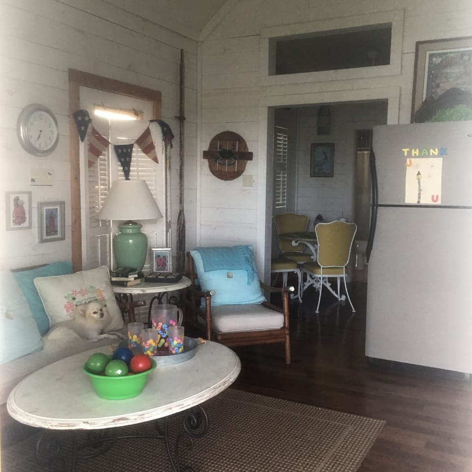Living area to dining and bedrooms