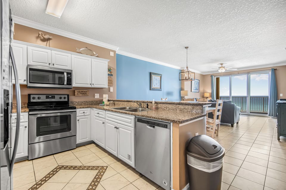 Full Kitchen