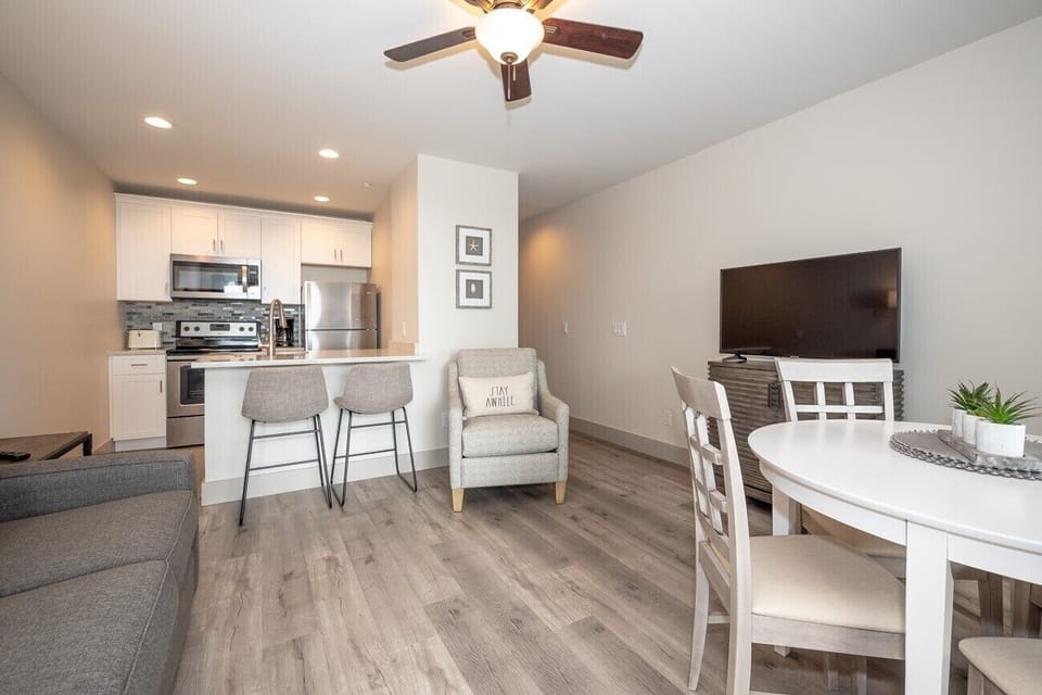 Ocean Dunes 219 - Beachfront Living Area