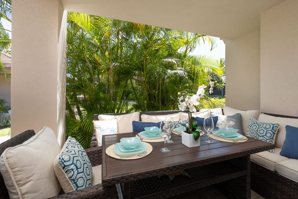 Lanai of Waikoloa Colony Villas 1906 with Out door dining