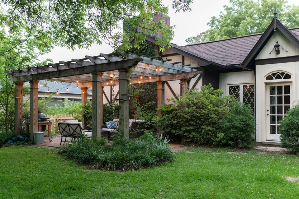 Patio w/ Big Green Egg