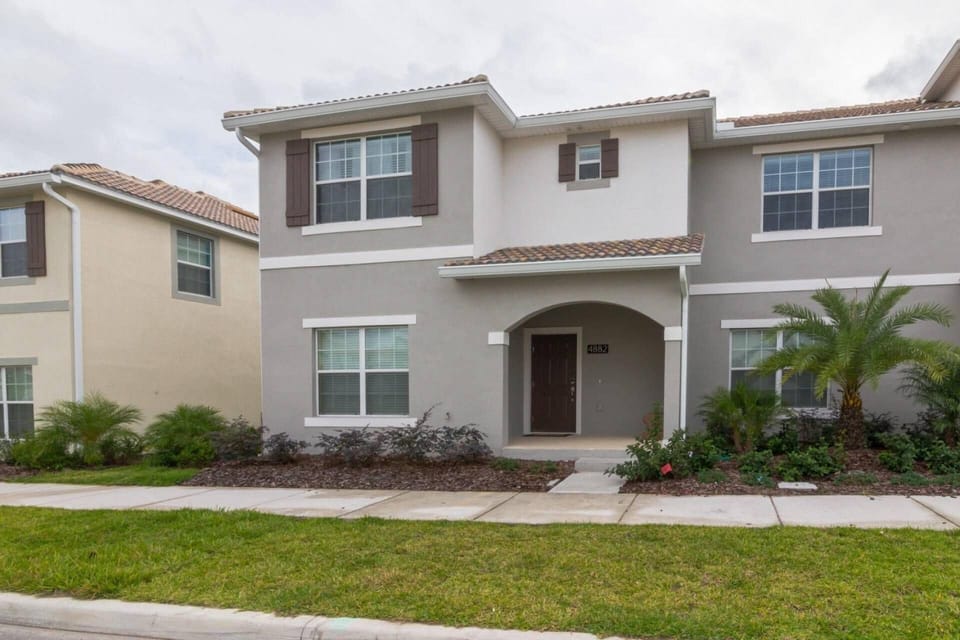 'Storey' Book Vacation Home!
