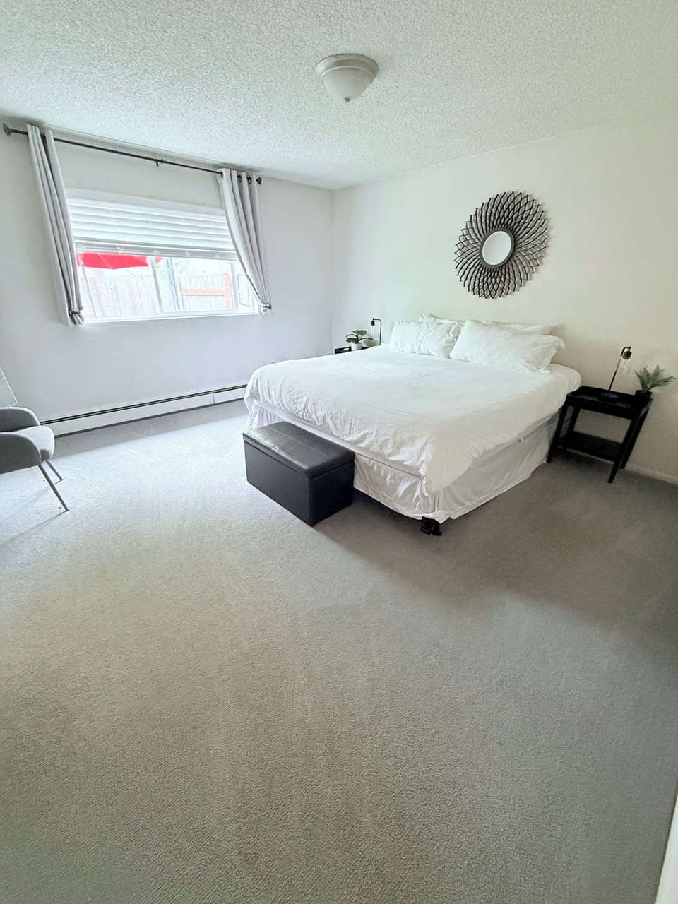 Master bedroom (no television)