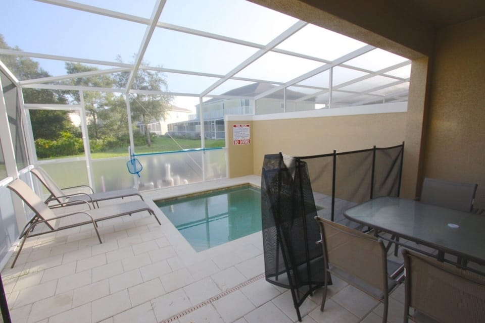 Private Patio w/Lanai Seating and Splash Pool