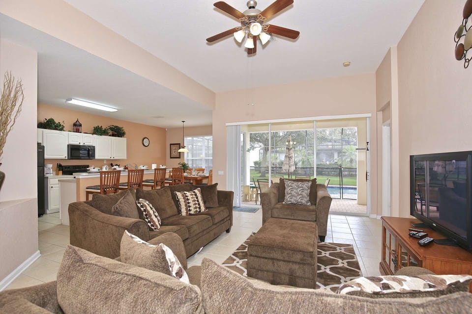 Inviting Family Room w/New Furniture and Pool Access