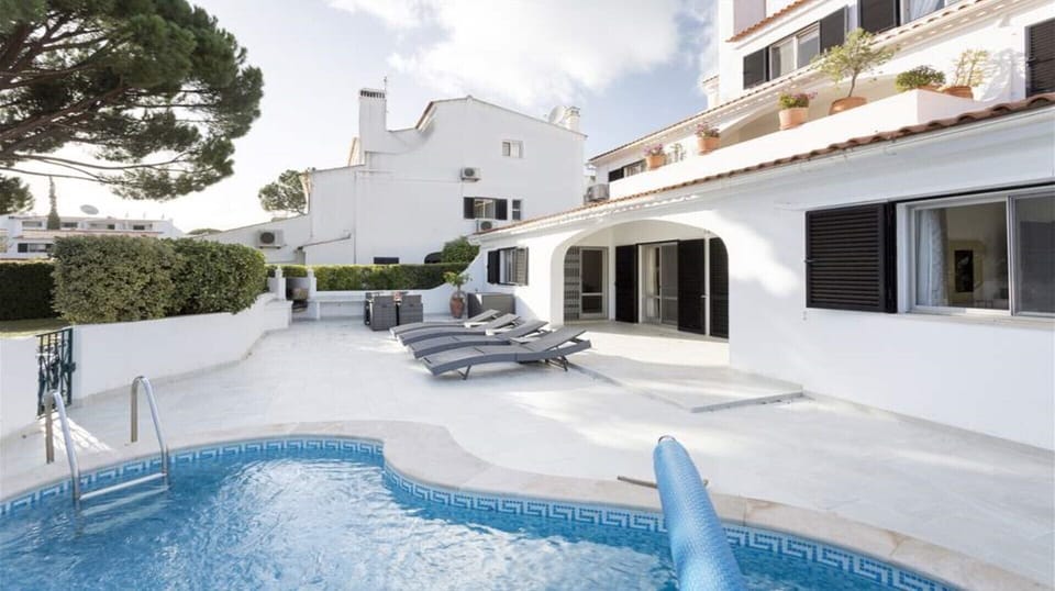 Bedroom with direct access to Pool Terrace