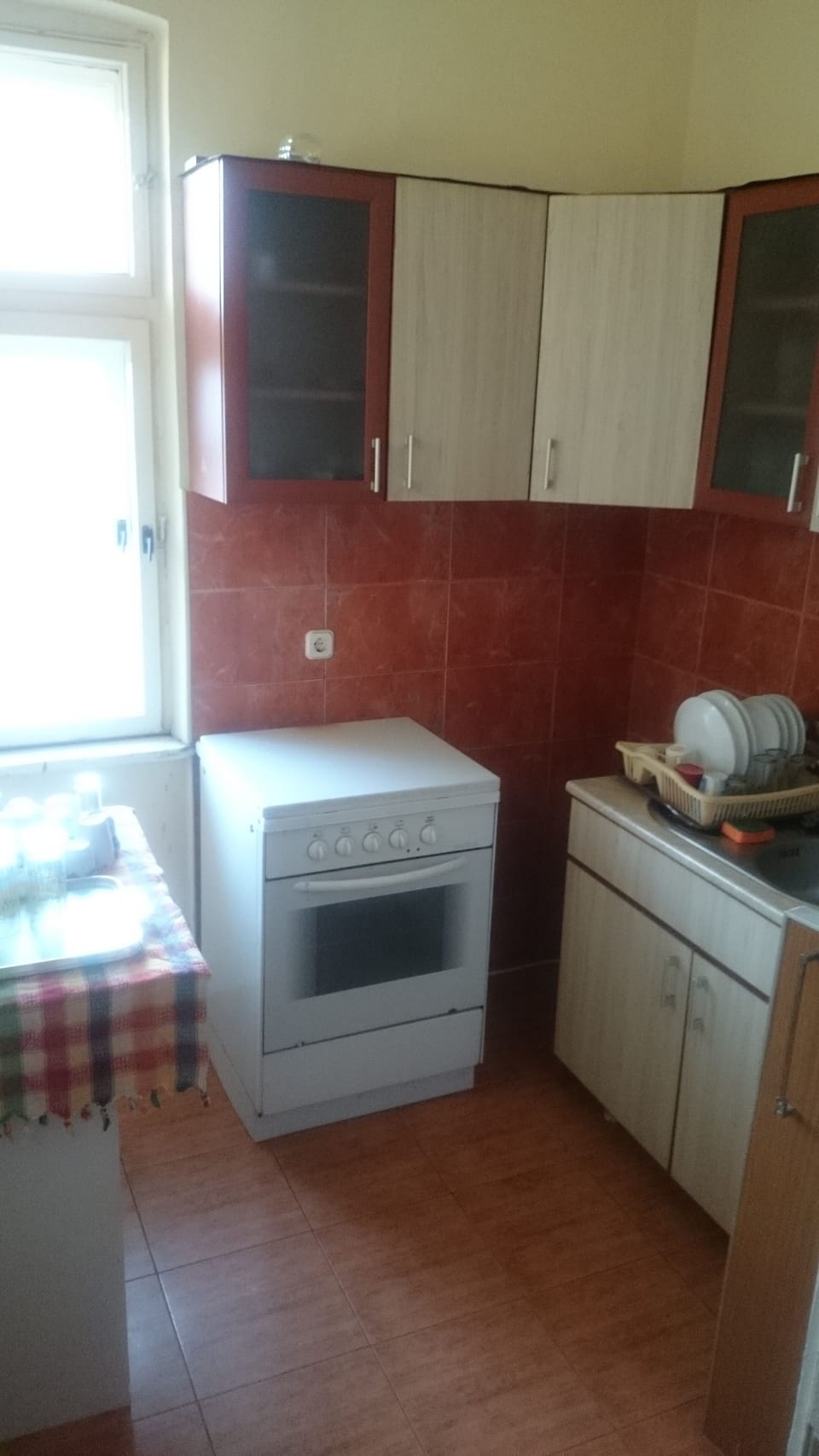 kitchen. electric stove. gas avaible also