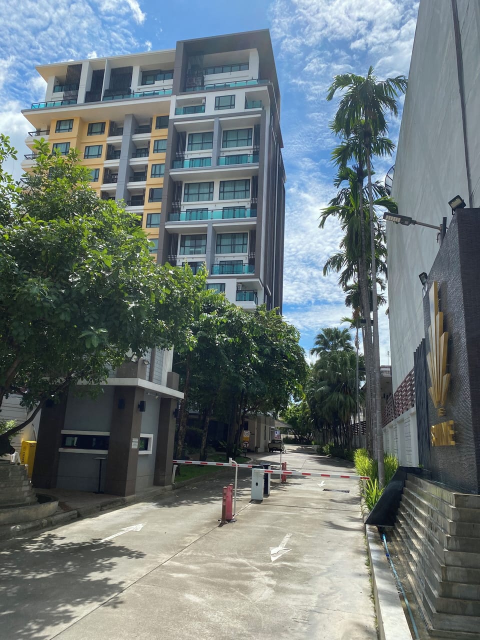 The Shine condo, great location, 24 hr security guards with video cameras