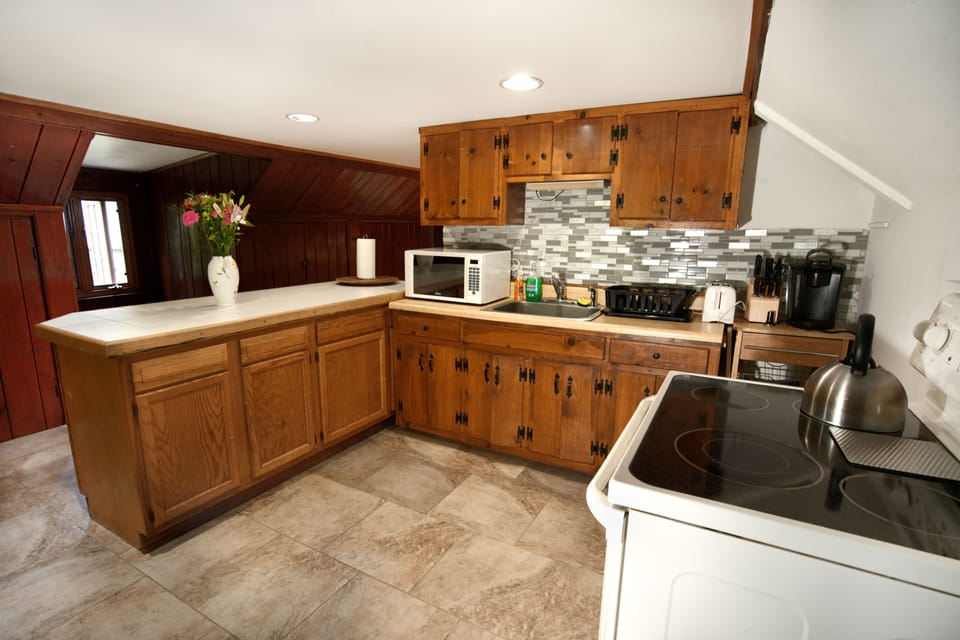 Cottage 2 kitchen 