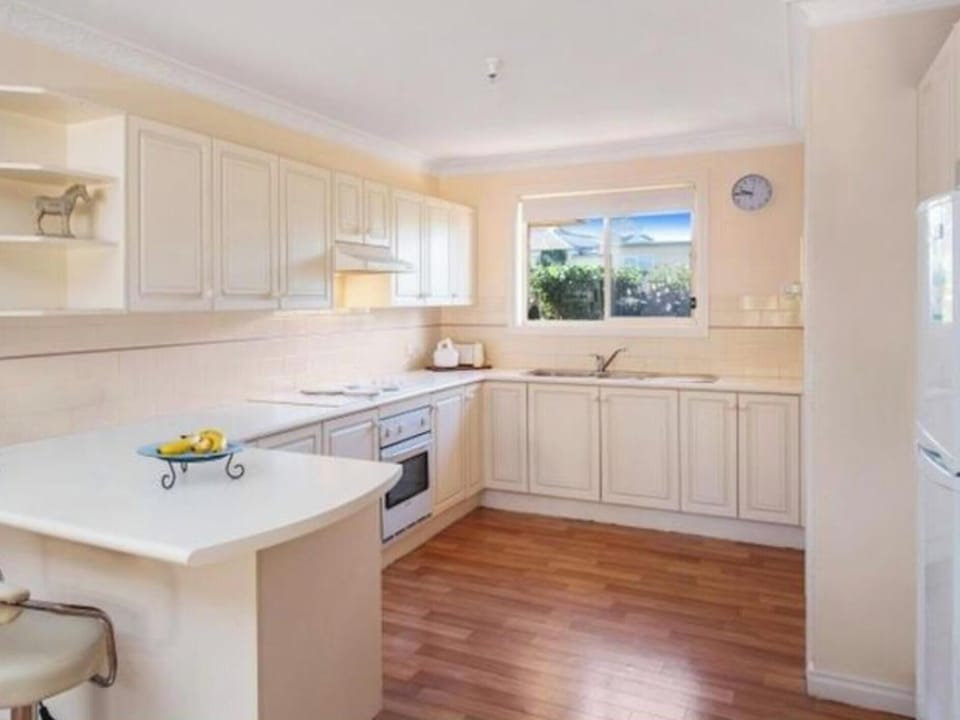 Large, fully equipped kitchen
