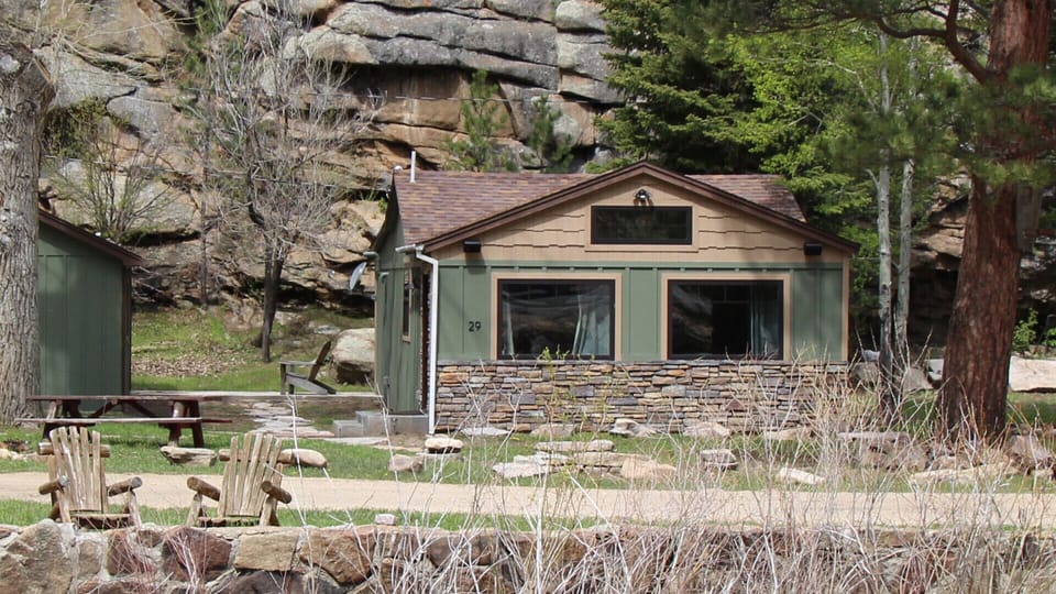 Side yard available for games and relaxing!