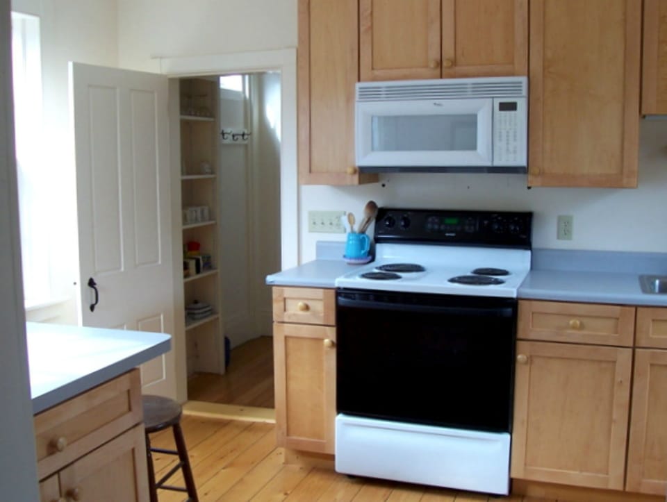 Updated kitchen with dishwasher, microwave.